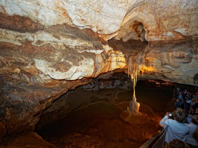 Grotte de Lacave