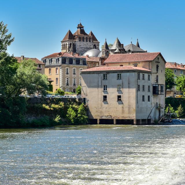 Cathédrale de Cahors vue de la rivière