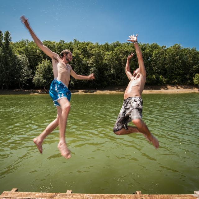 Baignade au plan d'eau Ecoute s'il pleut à Gourdon