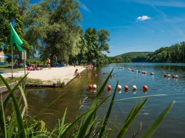 Baignade dans le Lot à Luzech