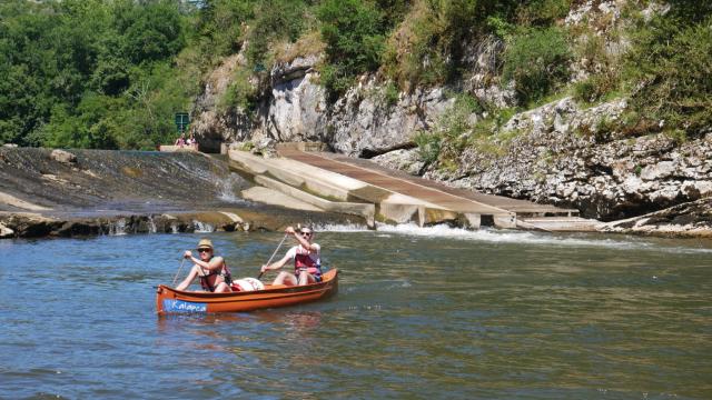 Canoe Sur Le Cele A Cabrerets