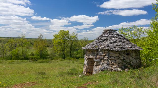 Cazelle sur le chemin des crêtes à Limogne