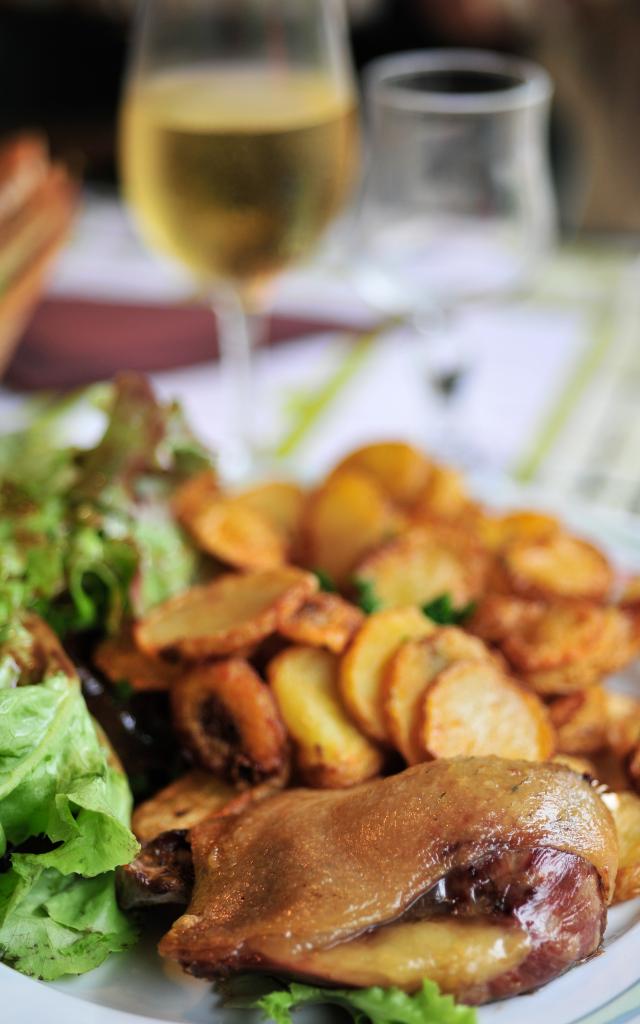 Confit de canard, pommes de terre