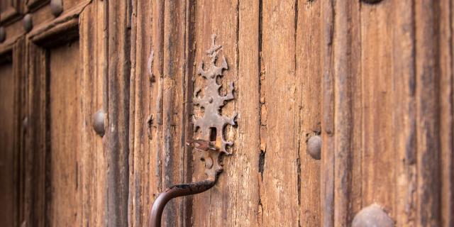 Détail porte - église de St-Vincent-Rive-d'Olt