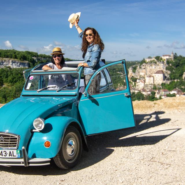 En 2CV à Rocamadour