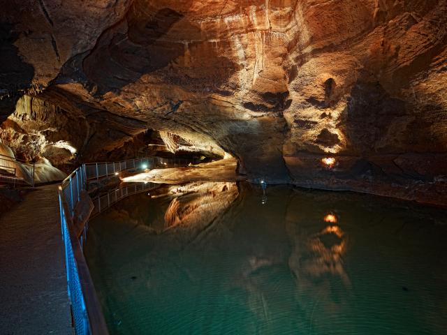 Grotte de Lacave