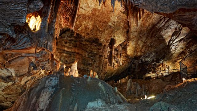 Grotte de Lacave