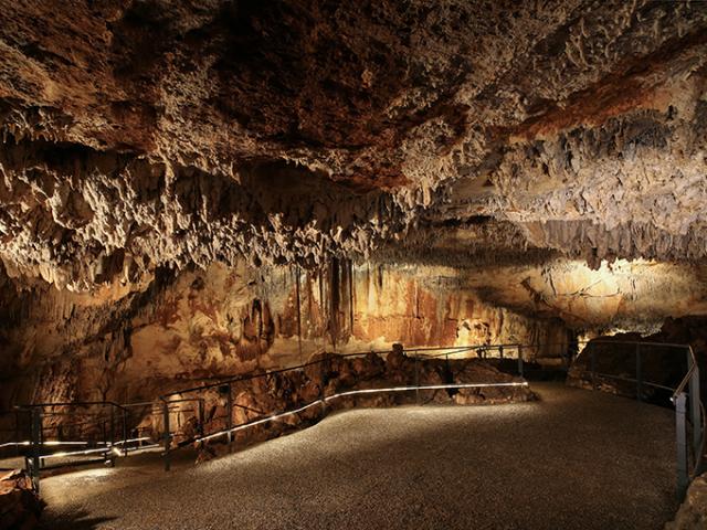 Grotte Des Carbonnieres © Laugery