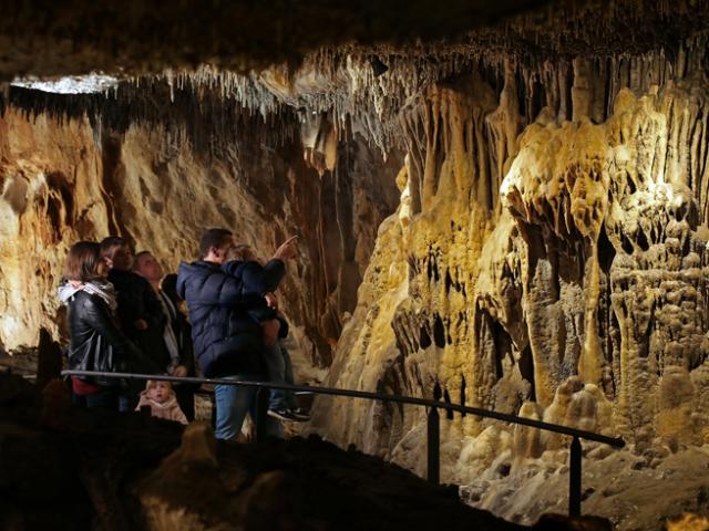 Grotte Des Carbonnieres © Laugery