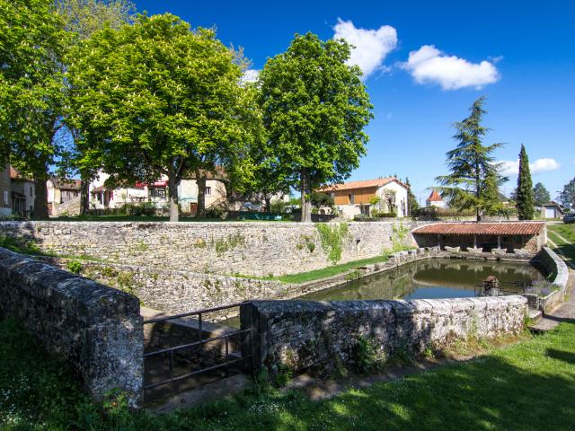 Lavoir à Varaire