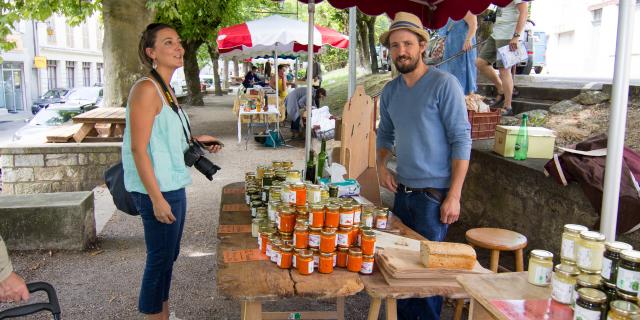 Marché de producteurs à Montcuq