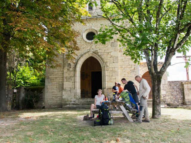 Pélerins à la chapelle de Rouillac