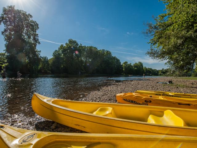 Plage et départ canoë - camping du Port Creysse