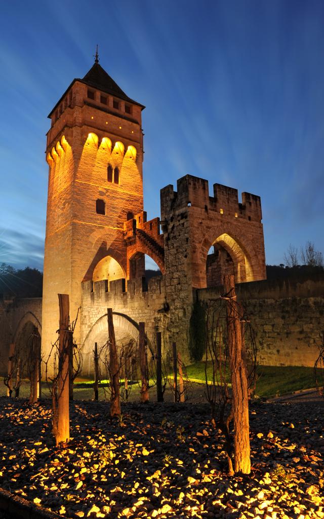 Pont Valentré de nuit © Lot Tourisme - D. Curtis