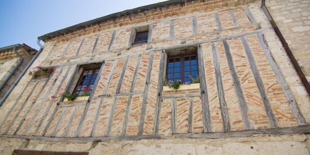 Rue Joffre à Castelnau-Montratier