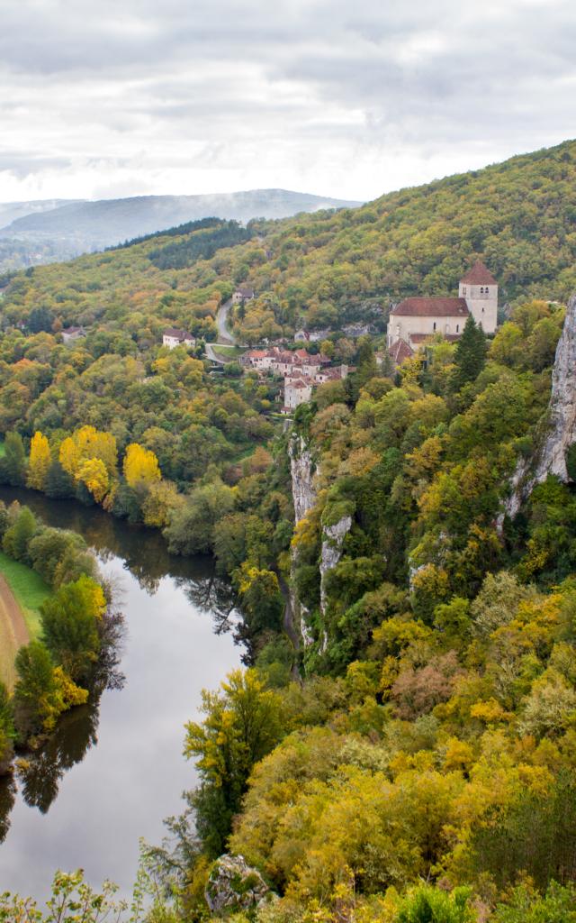 Vue automnale de Saint-Cirq-Lapopie