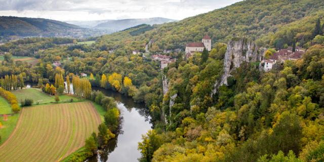 Vue automnale de Saint-Cirq-Lapopie