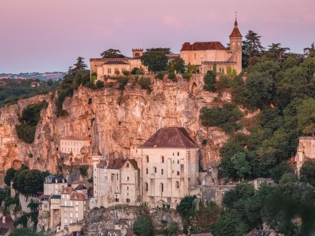 Lever de soleil sur la cité de Rocamadour