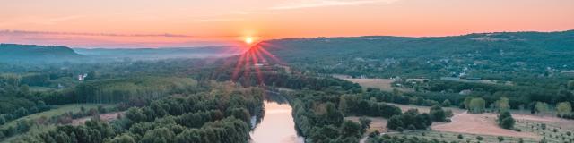 Levé de soleil sur la vallée de la Dordogne