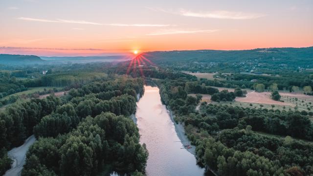 Levé de soleil sur la vallée de la Dordogne