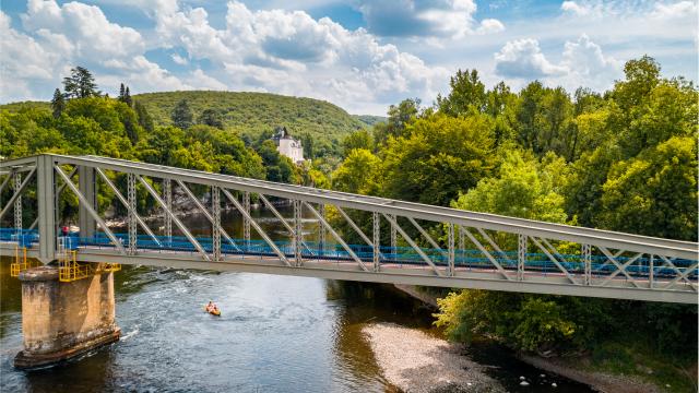 Pont de Pinsac et château de la Treyne