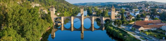 Vue aérienne du Pont Valentré à Cahors