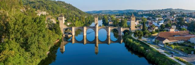 Vue aérienne du Pont Valentré à Cahors