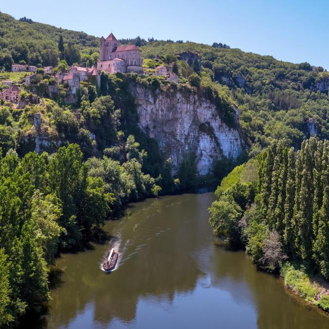 Vue aérienne de Saint-Cirq-Lapopie