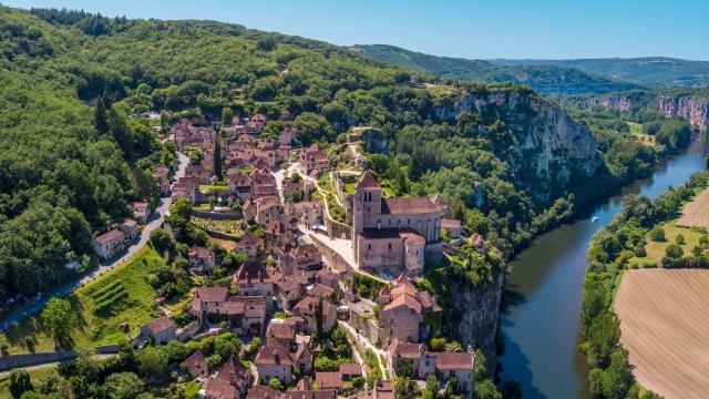 Vue aérienne de Saint-Cirq-Lapopie