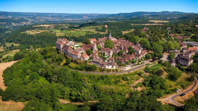 Vue aérienne de Loubressac