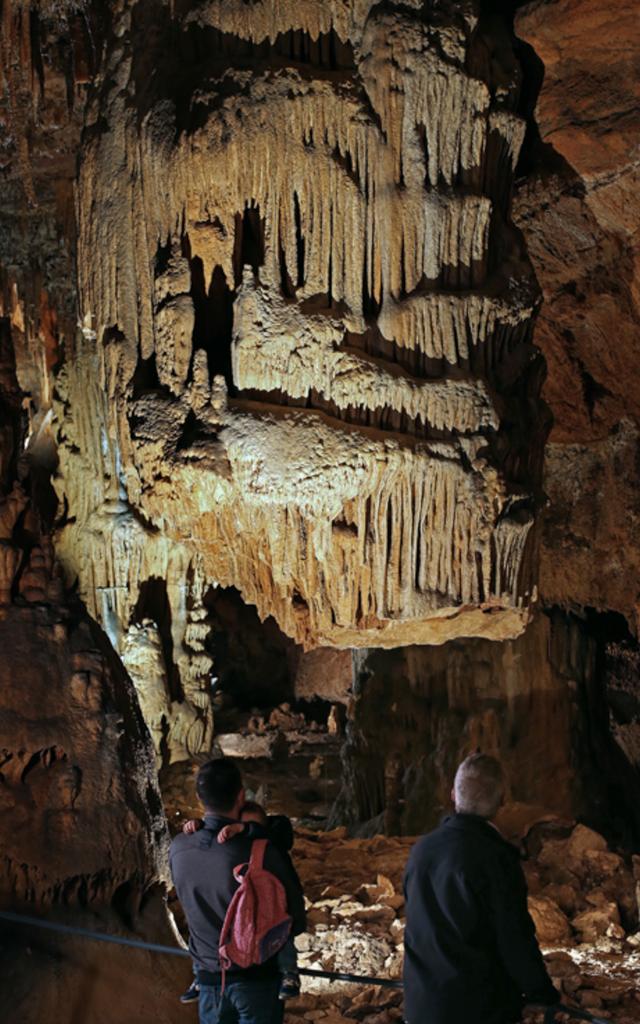 Grotte des Carbonnières à Lacave