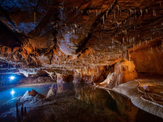 grottes de lacave