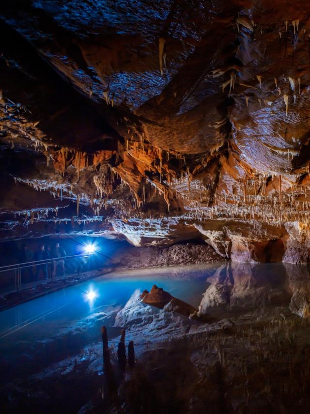 grottes de lacave