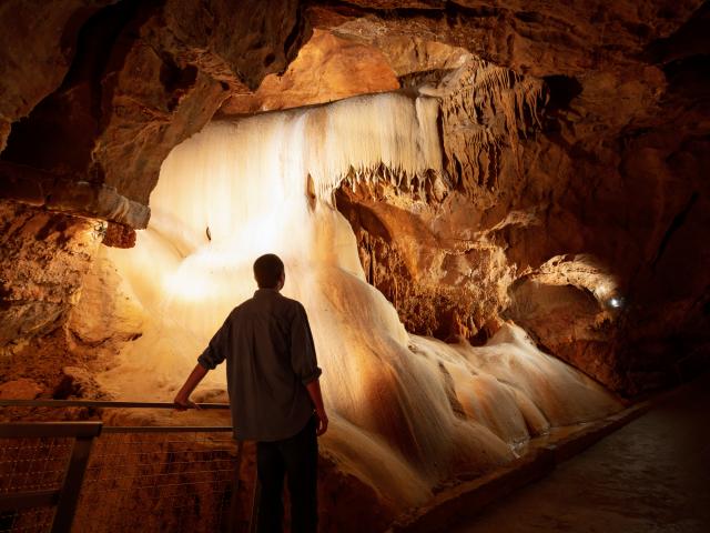 grottes de lacave