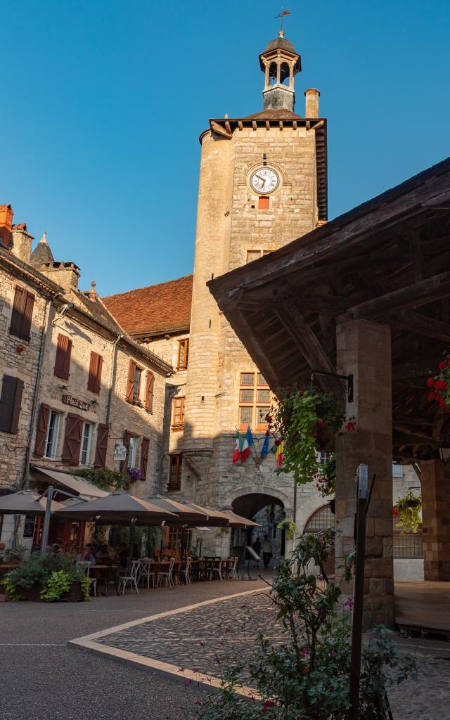 Place de la halle à Martel