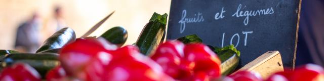 Légumes locaux sur le marché de Cahors