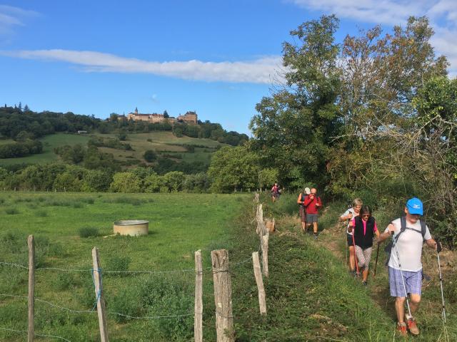 Loubressac Et Randonneurs Caracole Nature