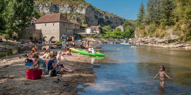 Baignade dans le Célé à Cabrerets