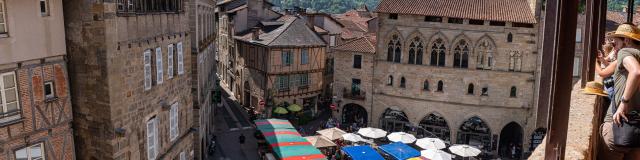 Vue sur le marché depuis les terrasses du Musée