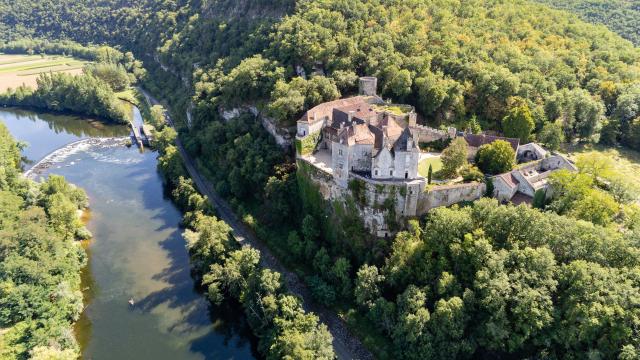 Vue aérienne du Château de Cénevières