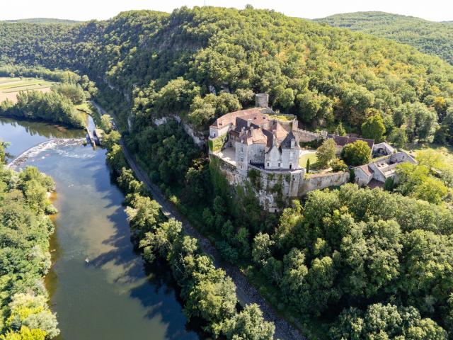 Vue aérienne du Château de Cénevières