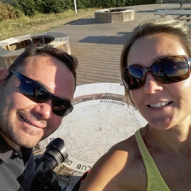 Selfie à l table d'orientation - Gourdon