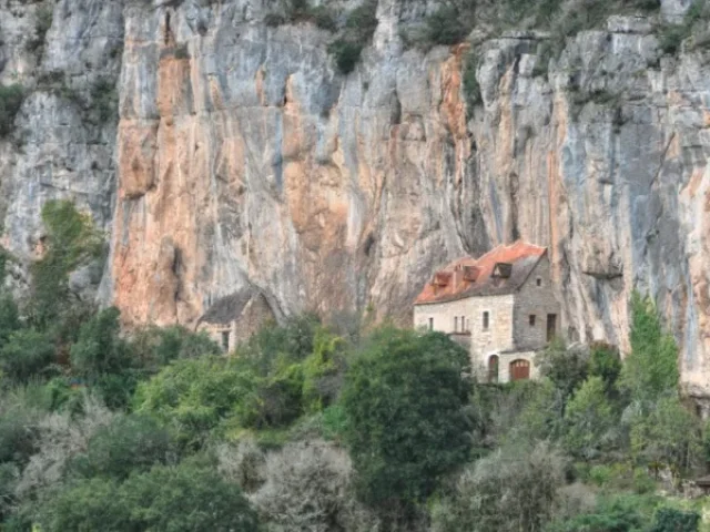 St Sulpice Village Troglodyte