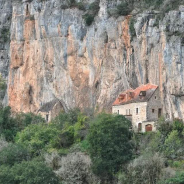 St Sulpice Village Troglodyte