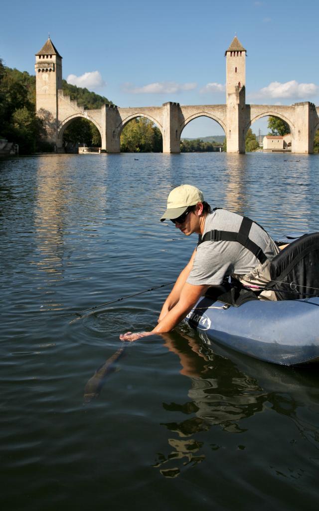 Pêcher au pied du Pont Valentré