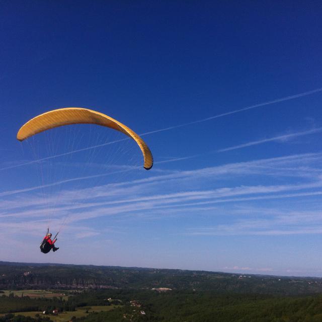 Parapente à Douelle