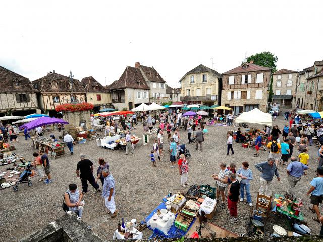 Brocante à Bretenoux