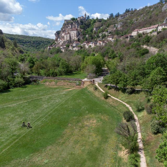 J1. Gourdon Martel Drone 72dpi 13©g.condat Lot Tourisme