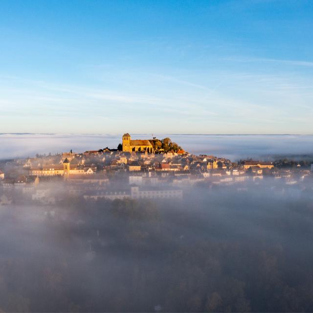 Septembre - Petit matin brumeux à Gourdon