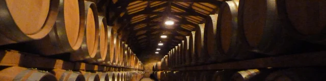 Chai à barriques - Château de Chambert